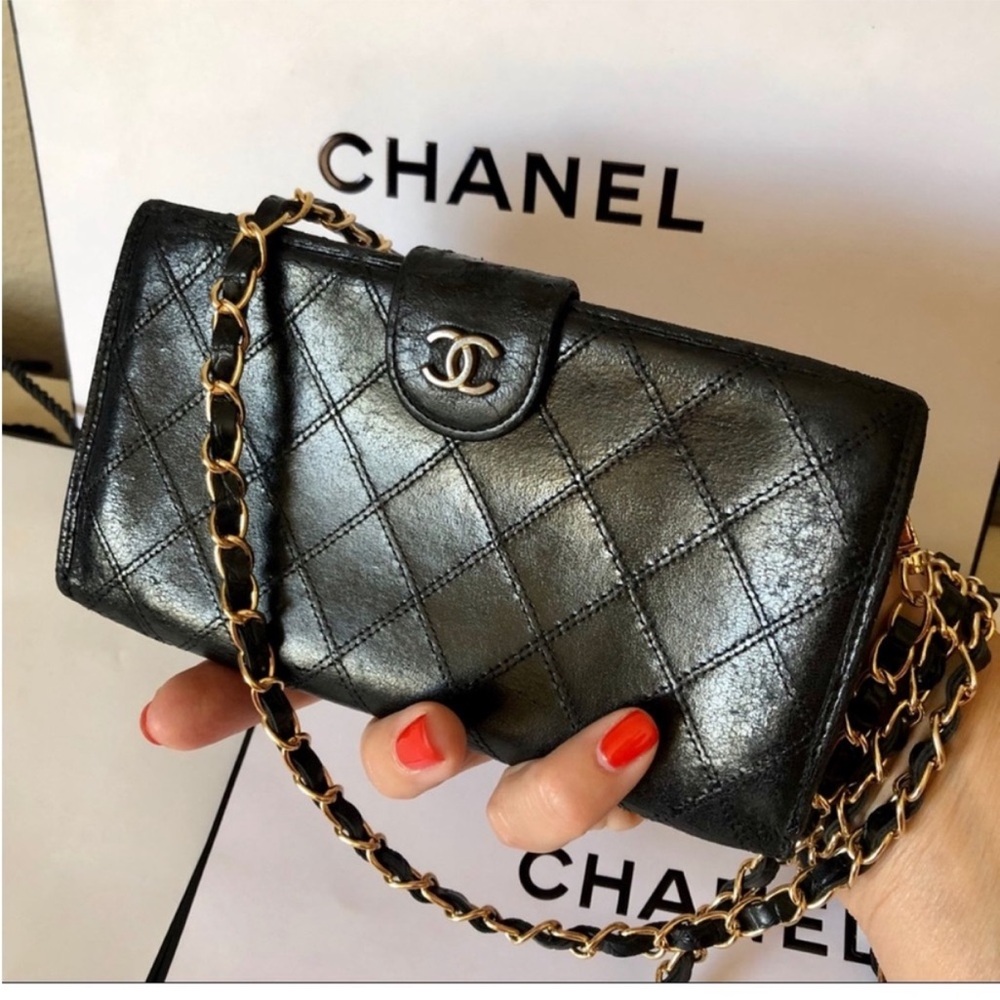 CHANEL Black Quilted Leather Bag with Gold Chain - Picture 3 of 16